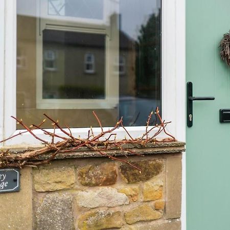 Barley Cottage Whittington  エクステリア 写真