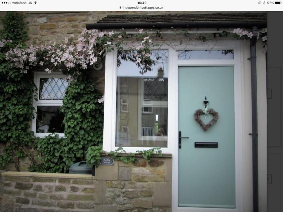 Barley Cottage Whittington  エクステリア 写真