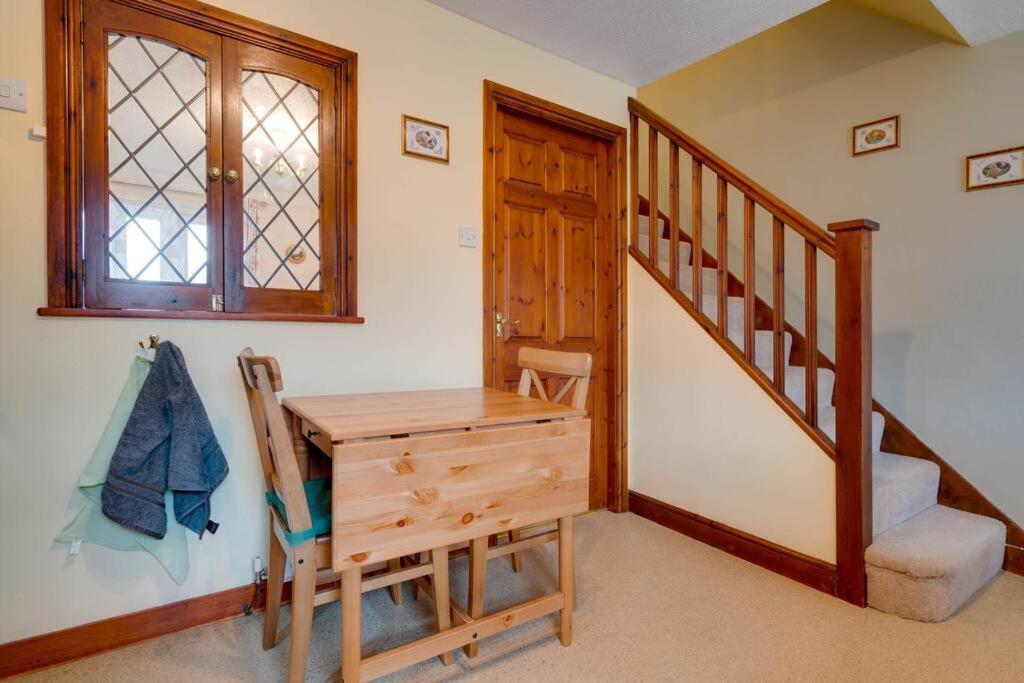 Barley Cottage Whittington  エクステリア 写真