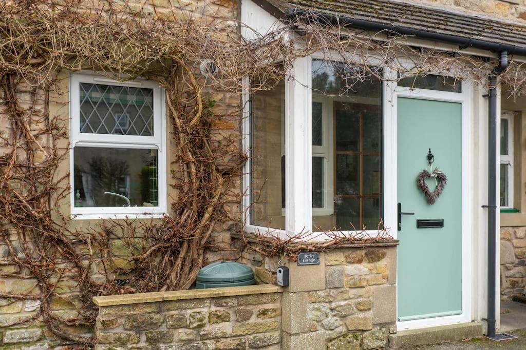 Barley Cottage Whittington  エクステリア 写真